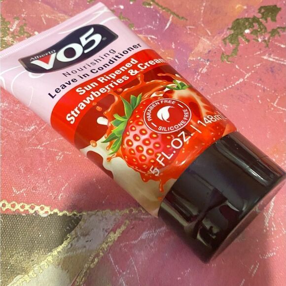 🛍️ VO5 LEAVE IN CONDITIONER STRAWBERRIES & CREAM 5 FL OZ SET OF 2💥 - Picture 3 of 6